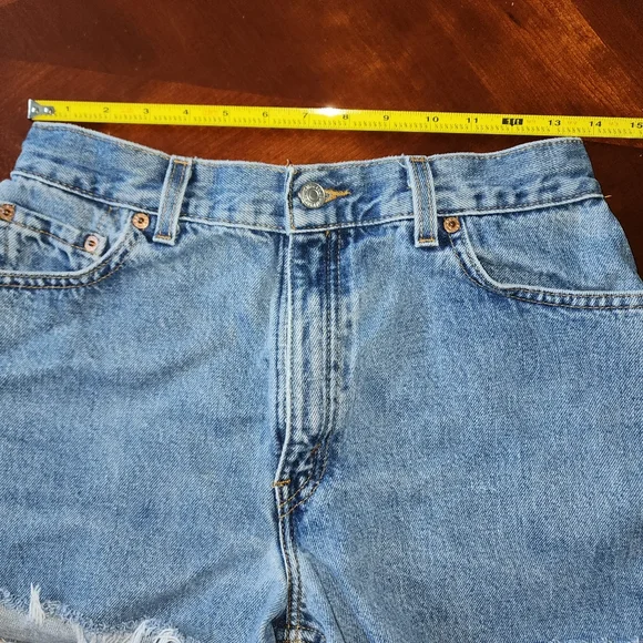 Vintage Levis Jean Shorts 550 Blue Jeans  Cut Off Light Blue Made USA Women's 10 - Picture 8 of 14